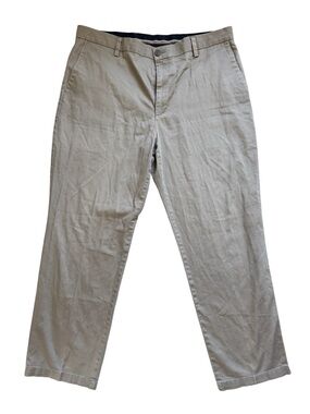 Dockers Men's Light Khaki Chino Pants